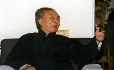 艾青诗选读后感800字7篇