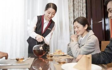 服务员个人总结优质8篇