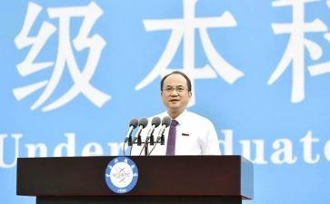 校长述职报告参考6篇