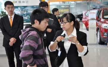 销售员上半年工作总结最新6篇