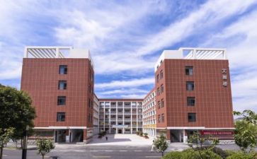 学校个人述职报告范文通用8篇